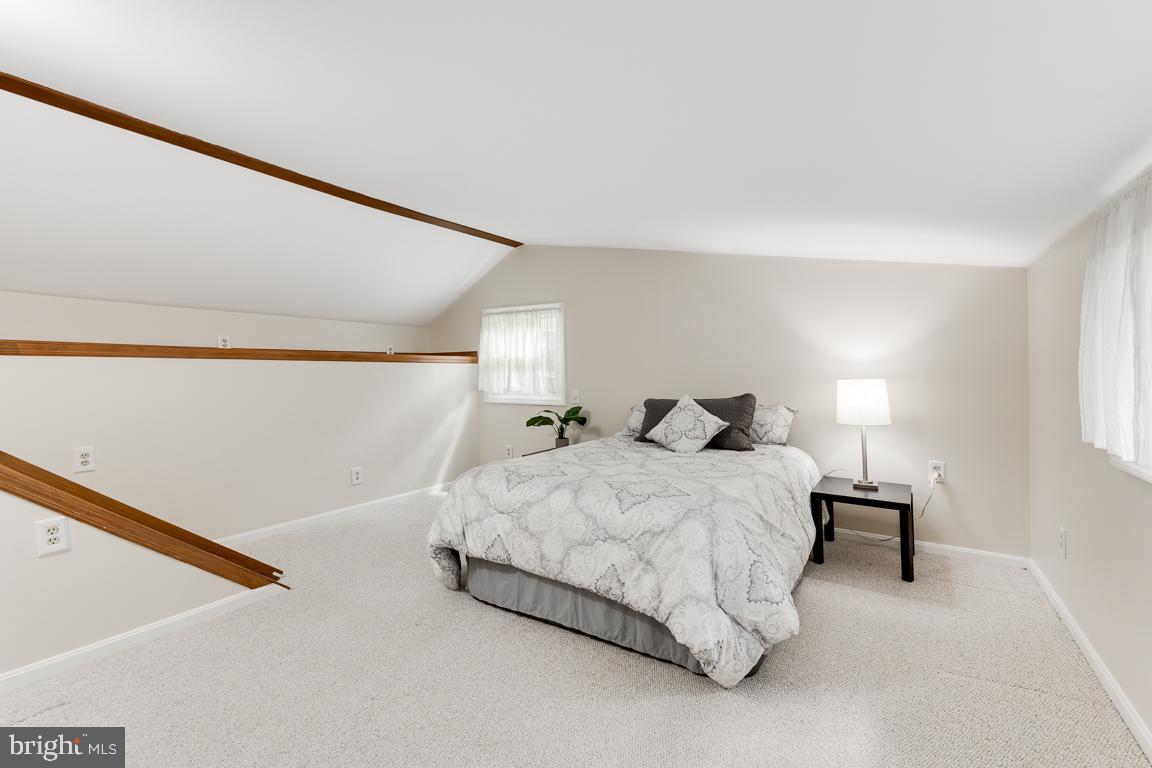 1103 Saint Albans Rd