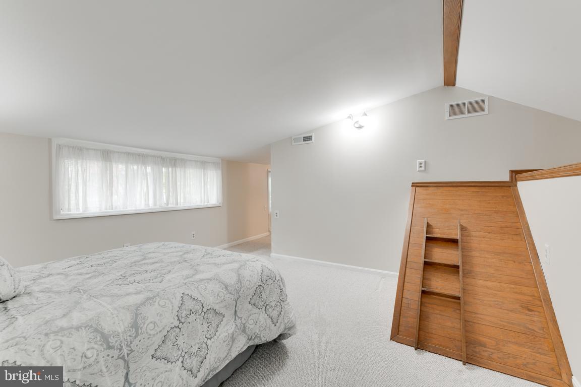 1103 Saint Albans Rd