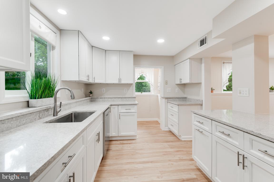1103 Saint Albans Rd