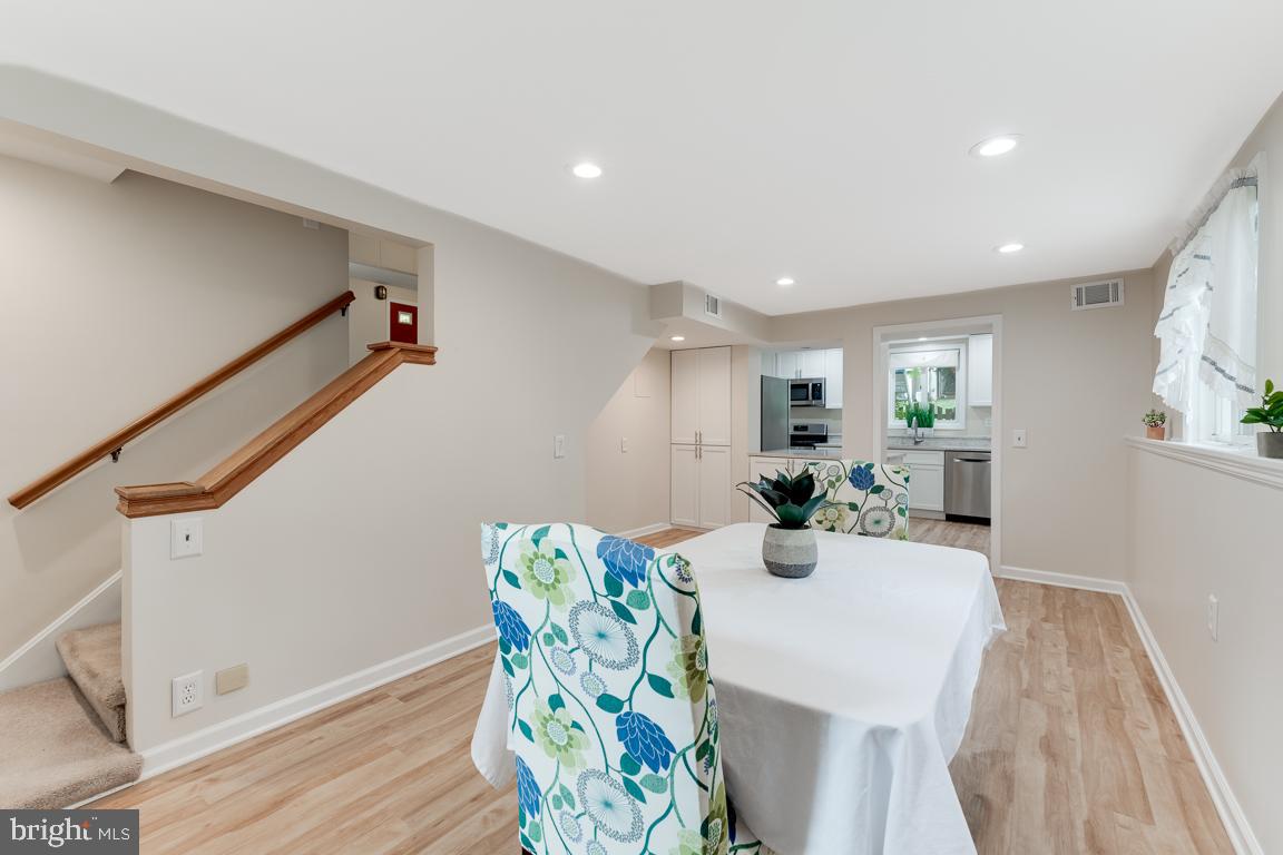 1103 Saint Albans Rd