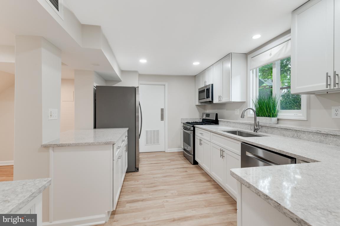 1103 Saint Albans Rd