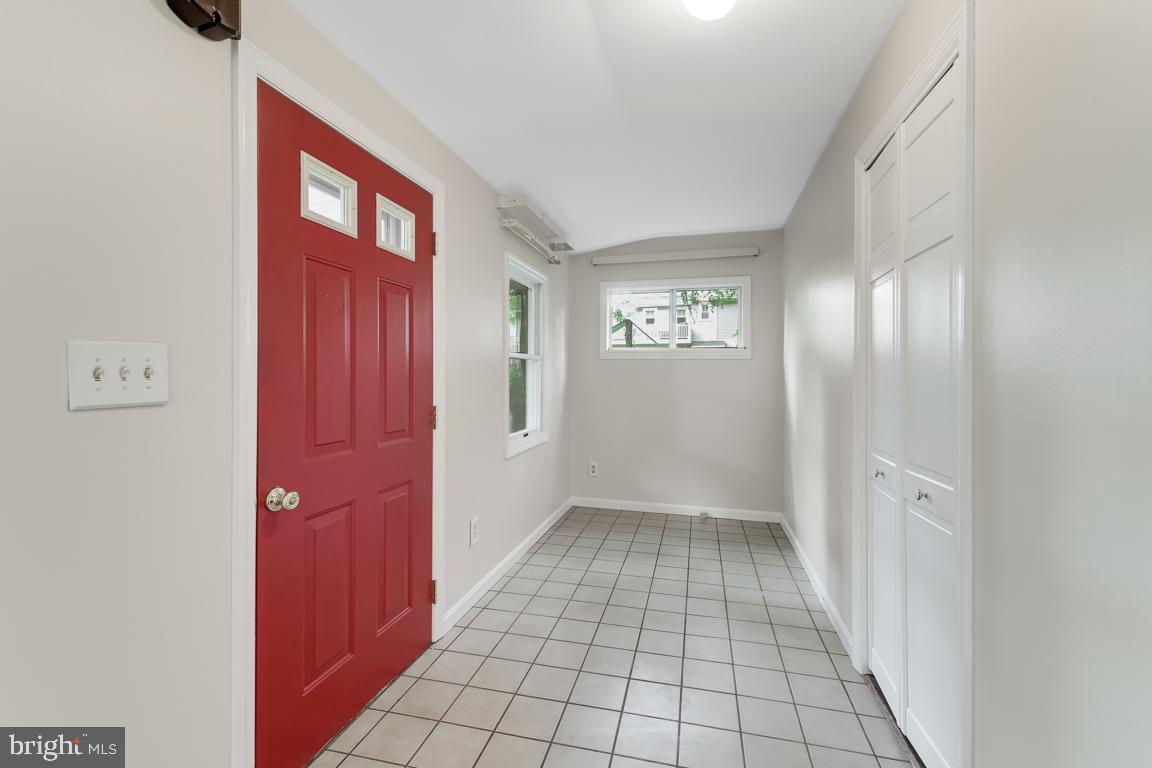 1103 Saint Albans Rd