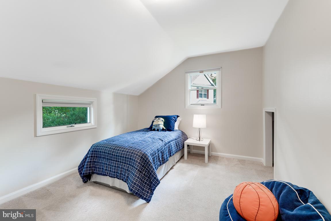 1103 Saint Albans Rd