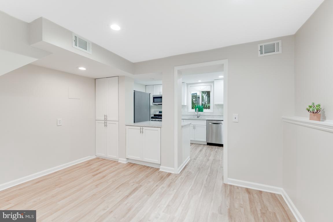 1103 Saint Albans Rd