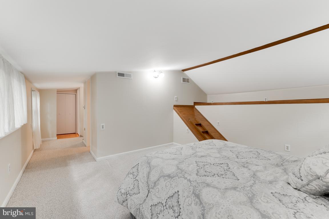 1103 Saint Albans Rd