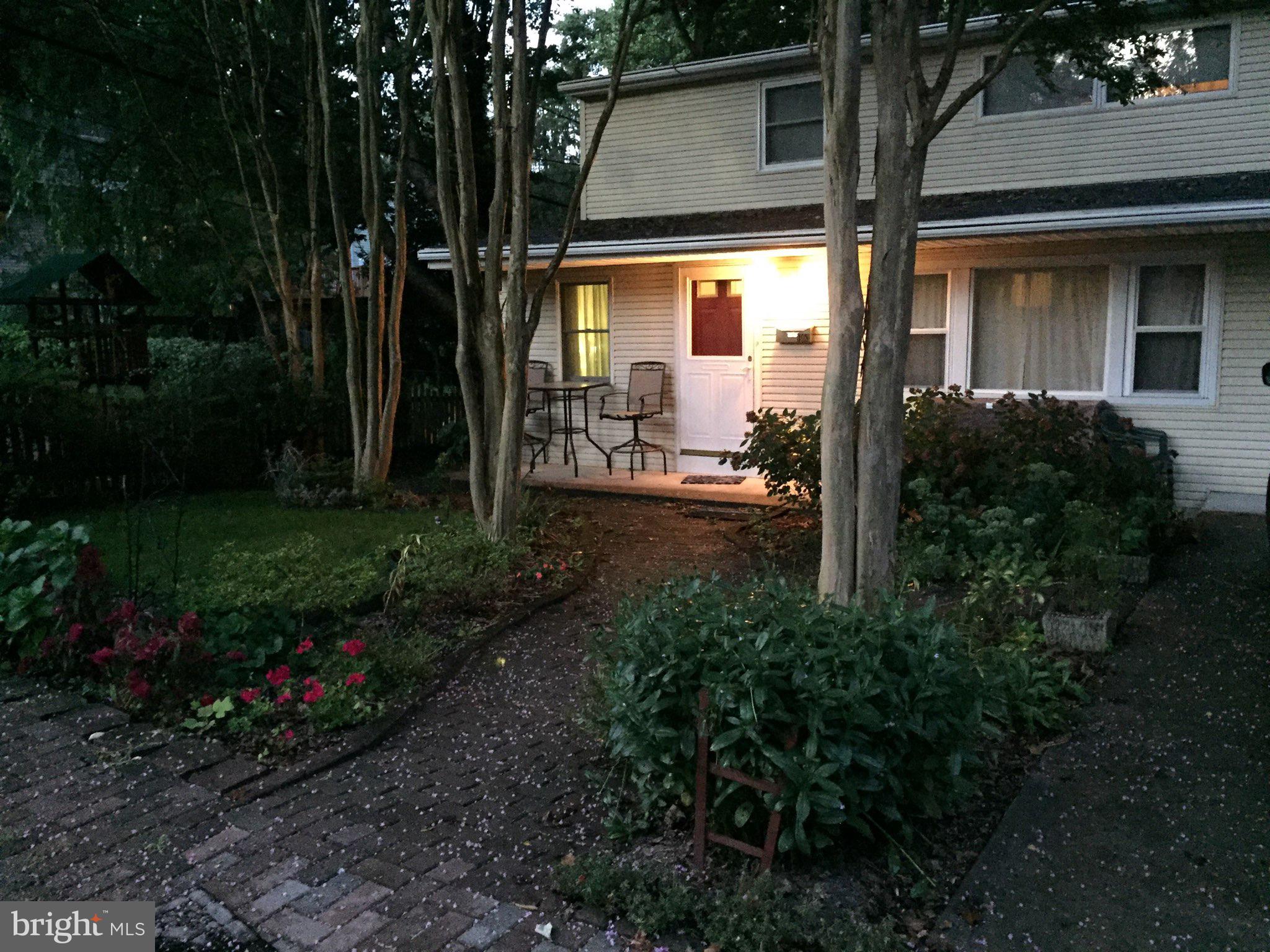 1103 Saint Albans Rd