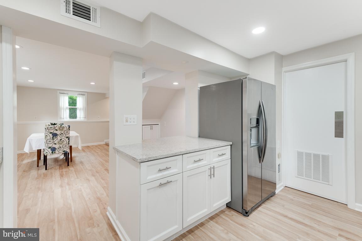 1103 Saint Albans Rd