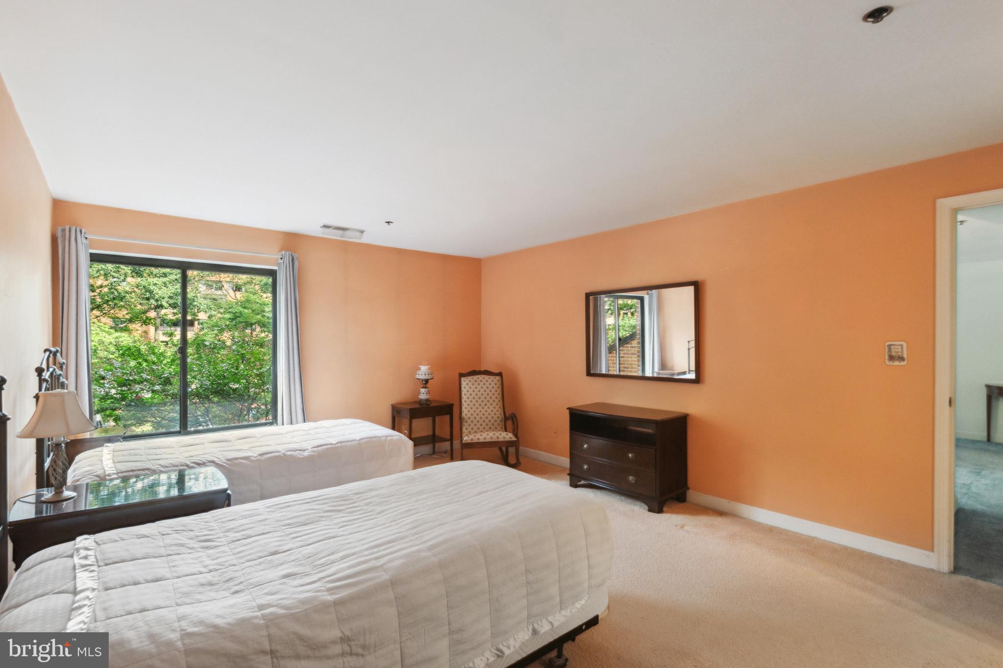 3 SOUTHERLY COURT Unit: 201