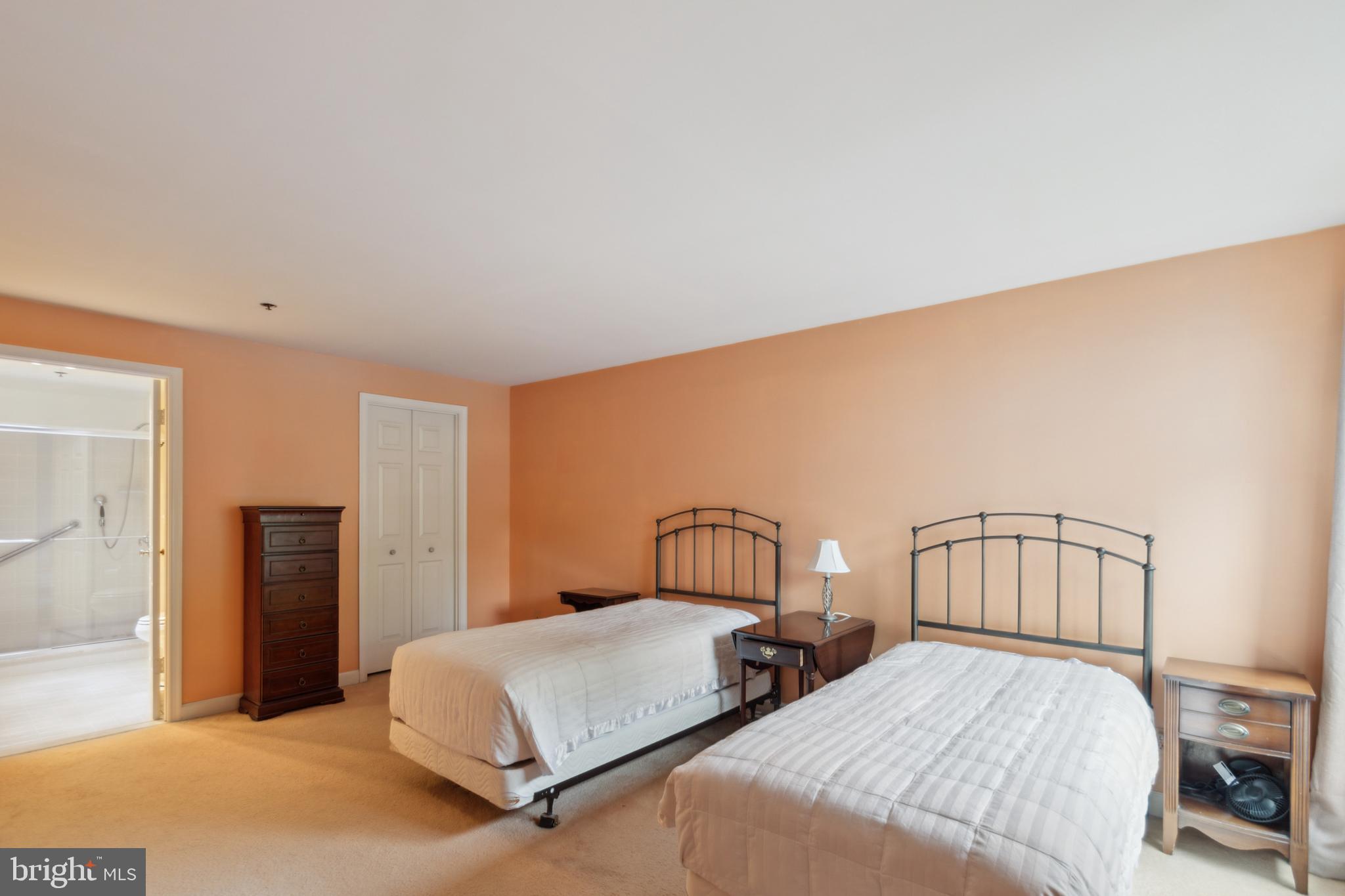 3 SOUTHERLY COURT Unit: 201