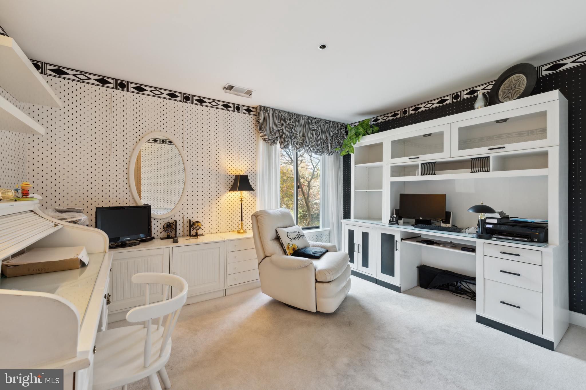 1 Southerly COURT Unit: 202