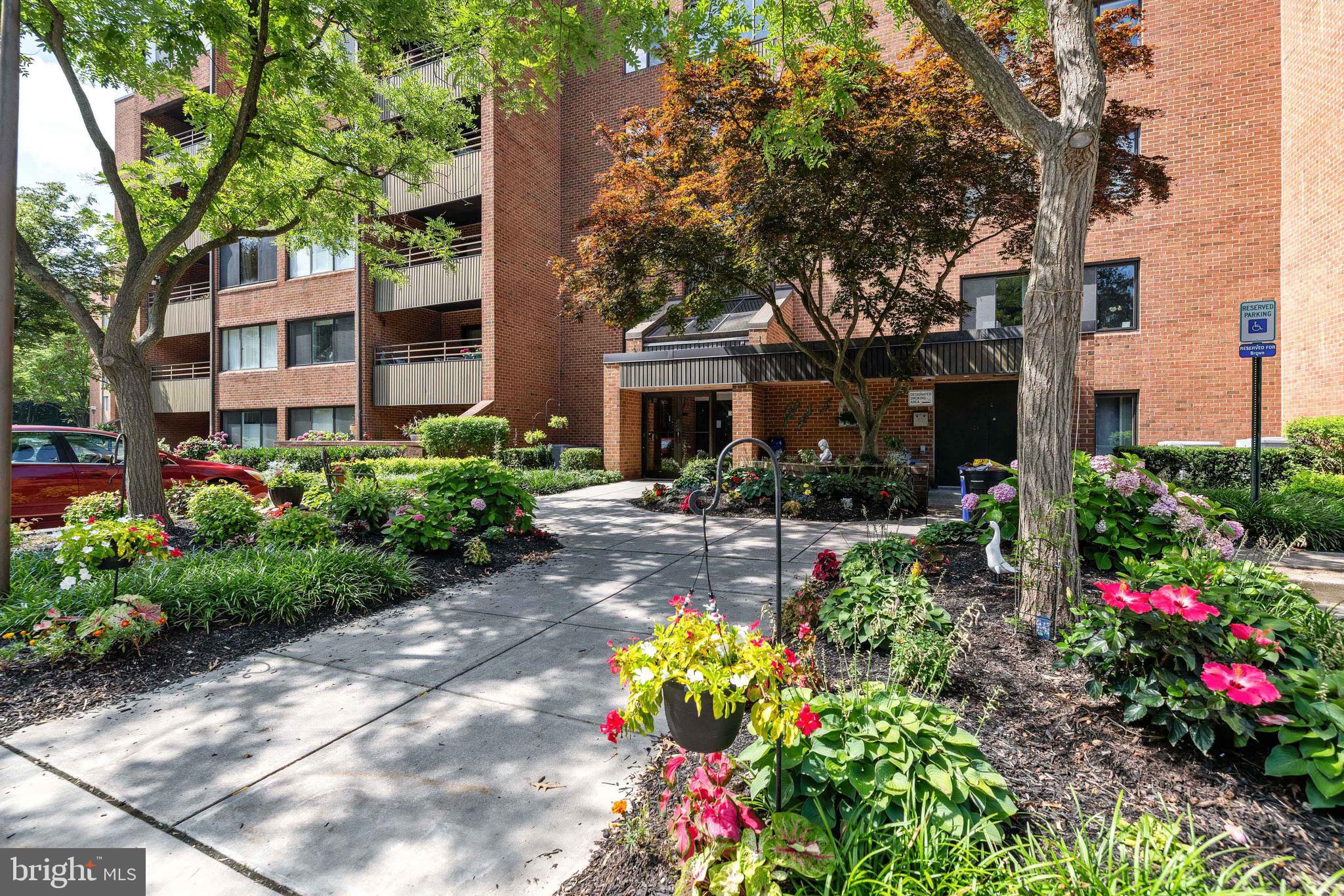 1 Southerly COURT Unit: 202