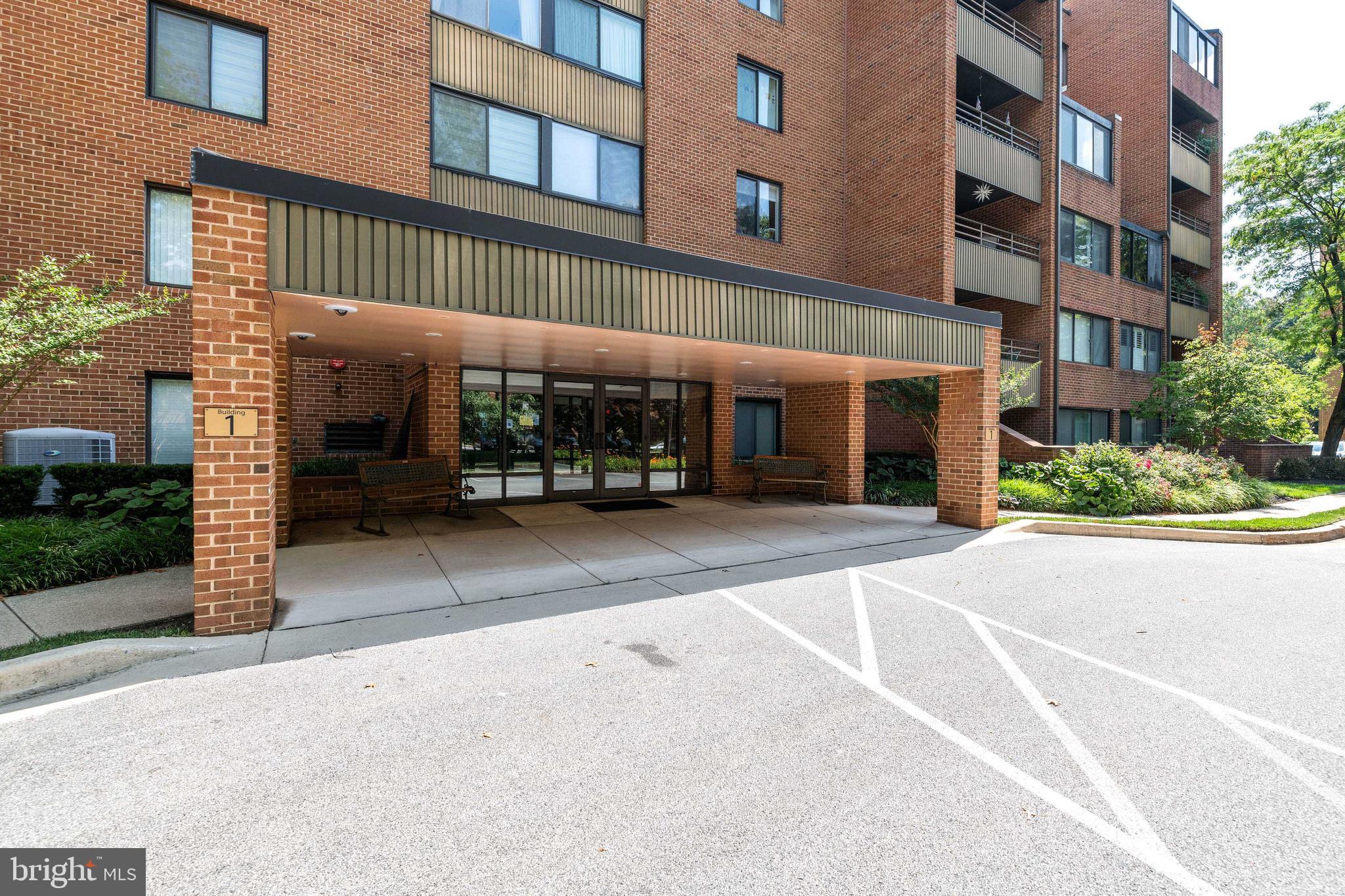 1 Southerly COURT Unit: 202