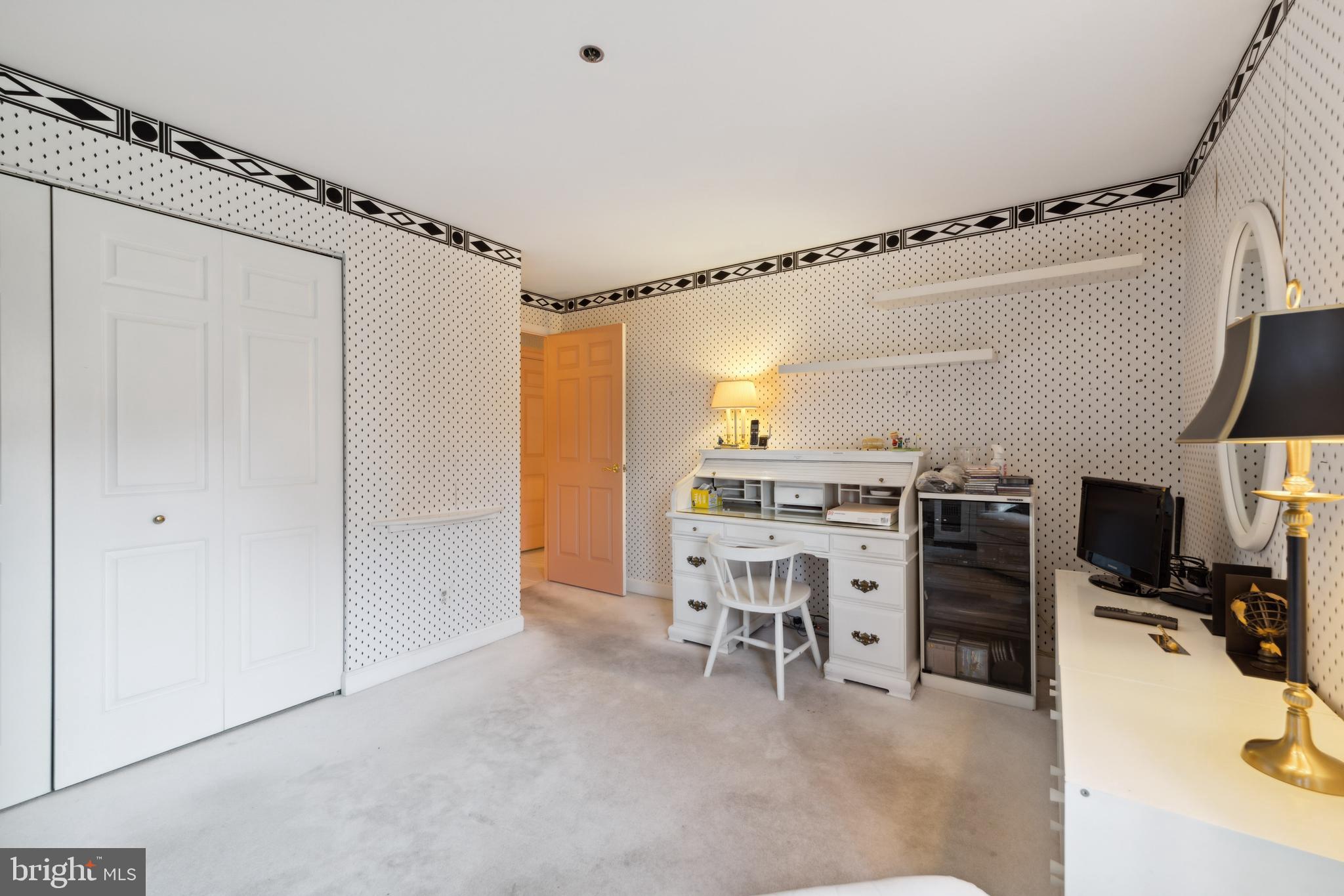 1 Southerly COURT Unit: 202