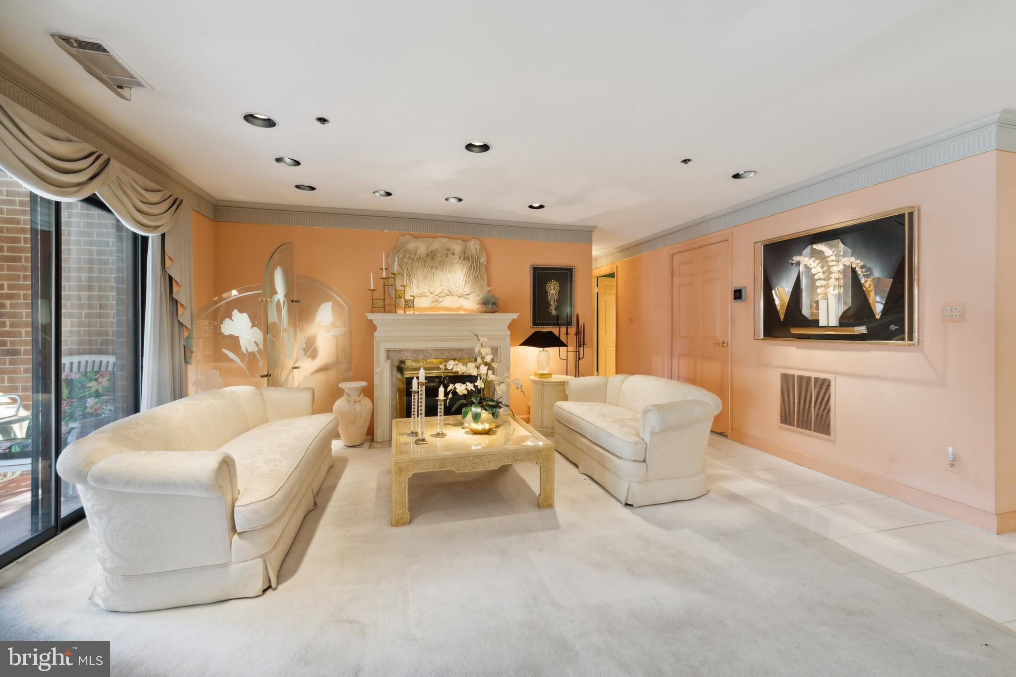 1 Southerly COURT Unit: 202