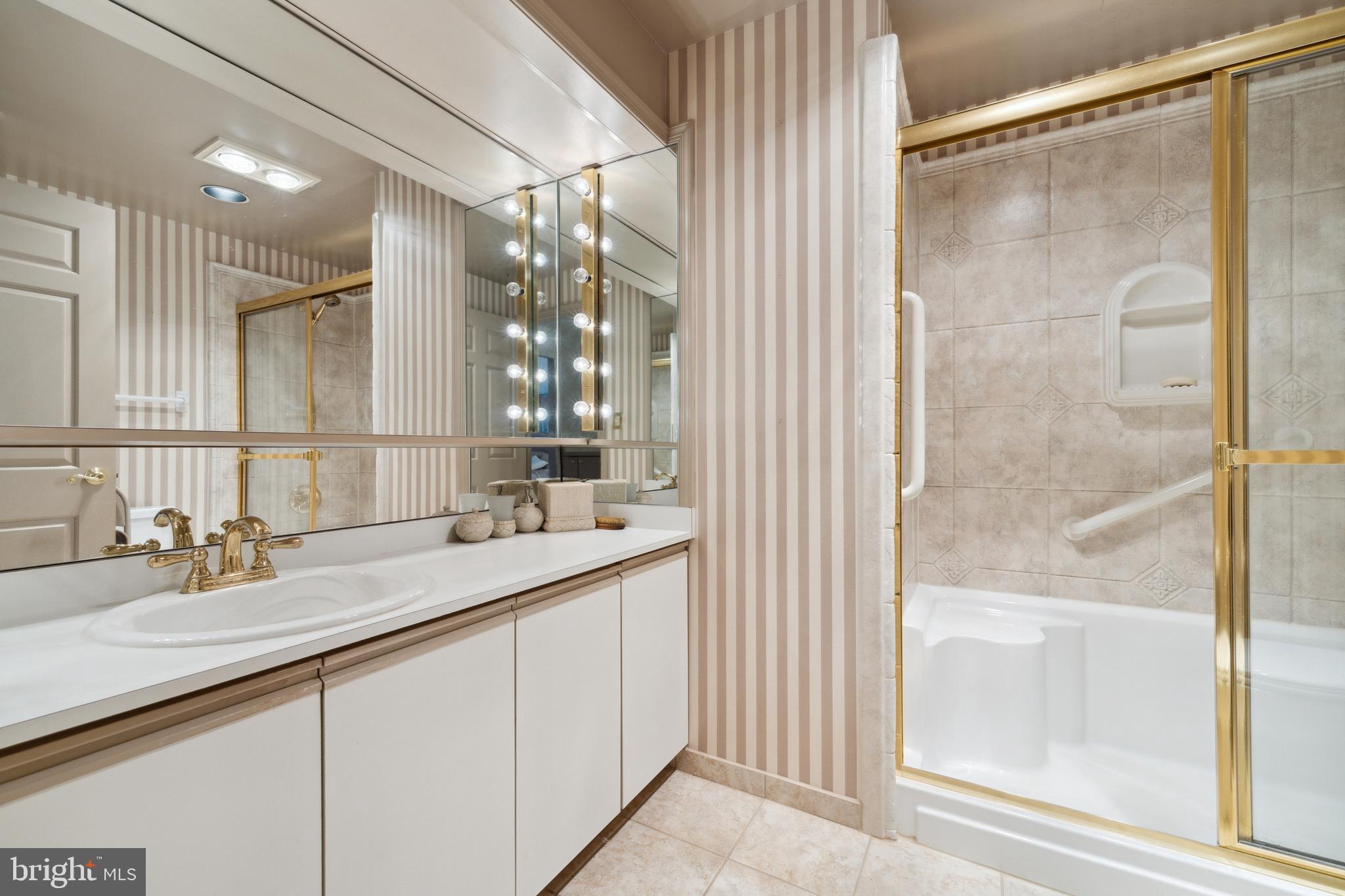 1 Southerly COURT Unit: 202