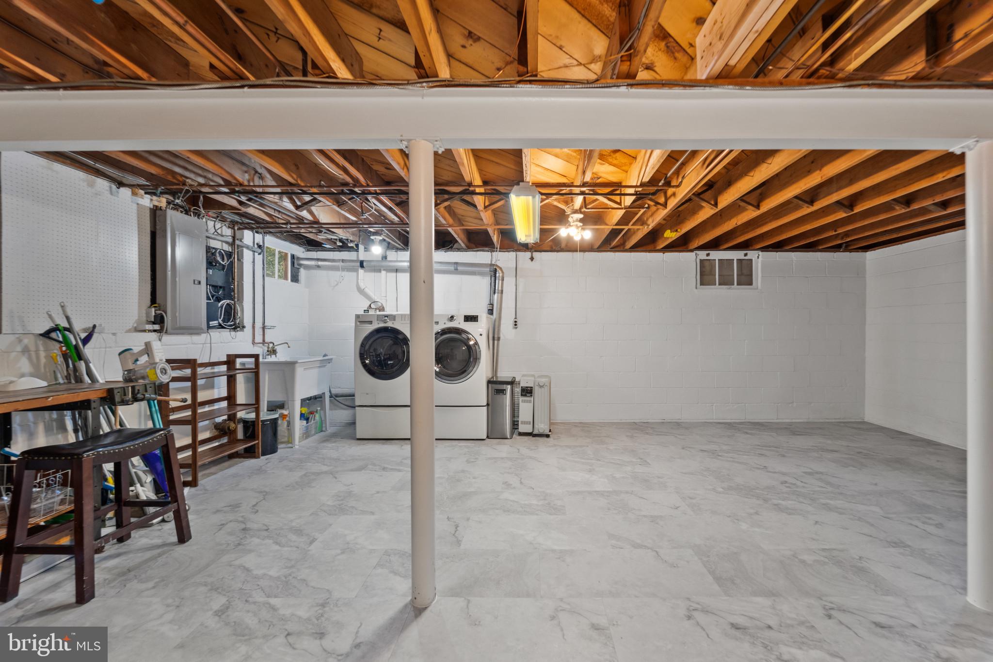 205 Lynncrest Court