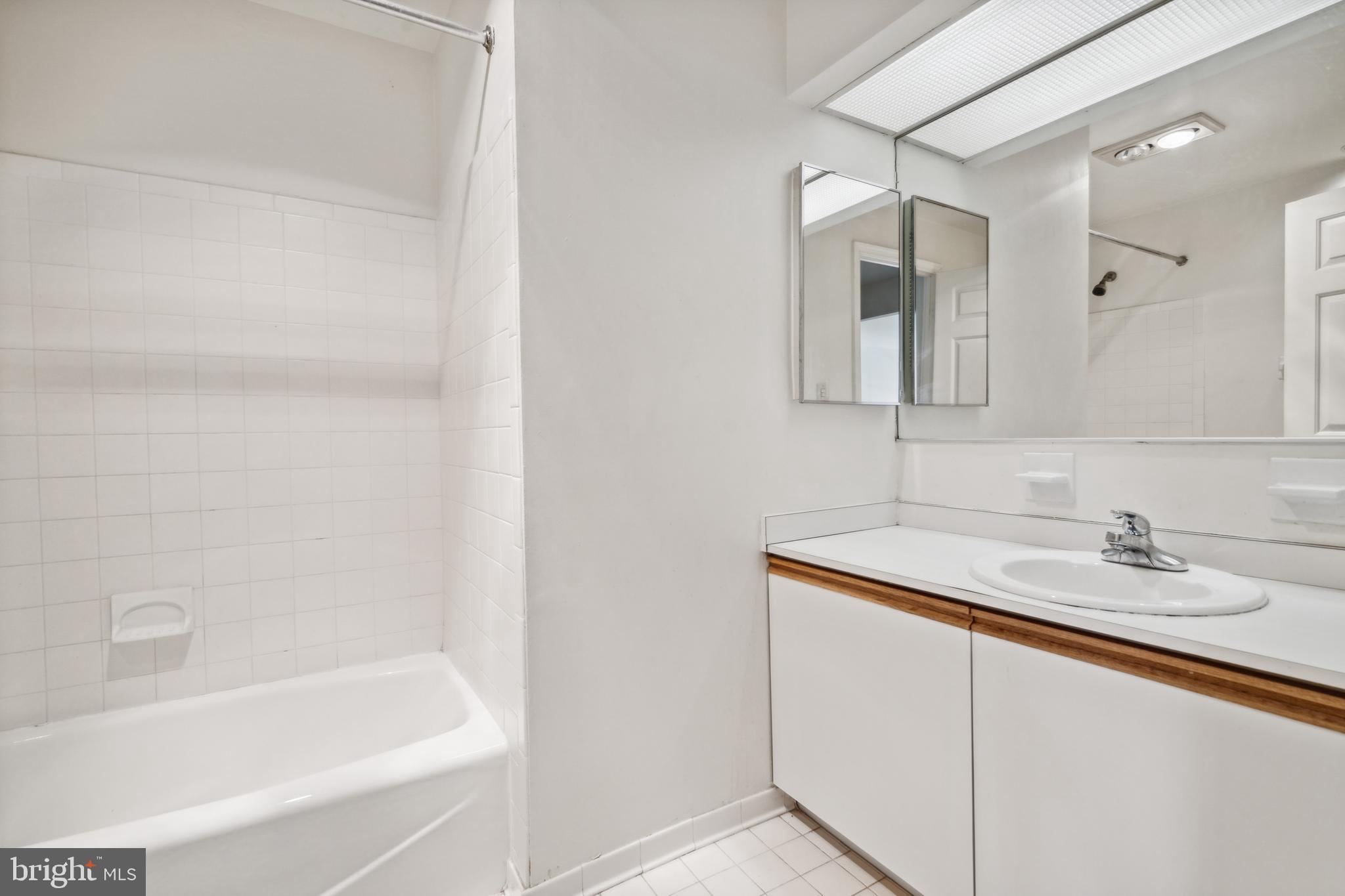 2 Southerly Ct #401