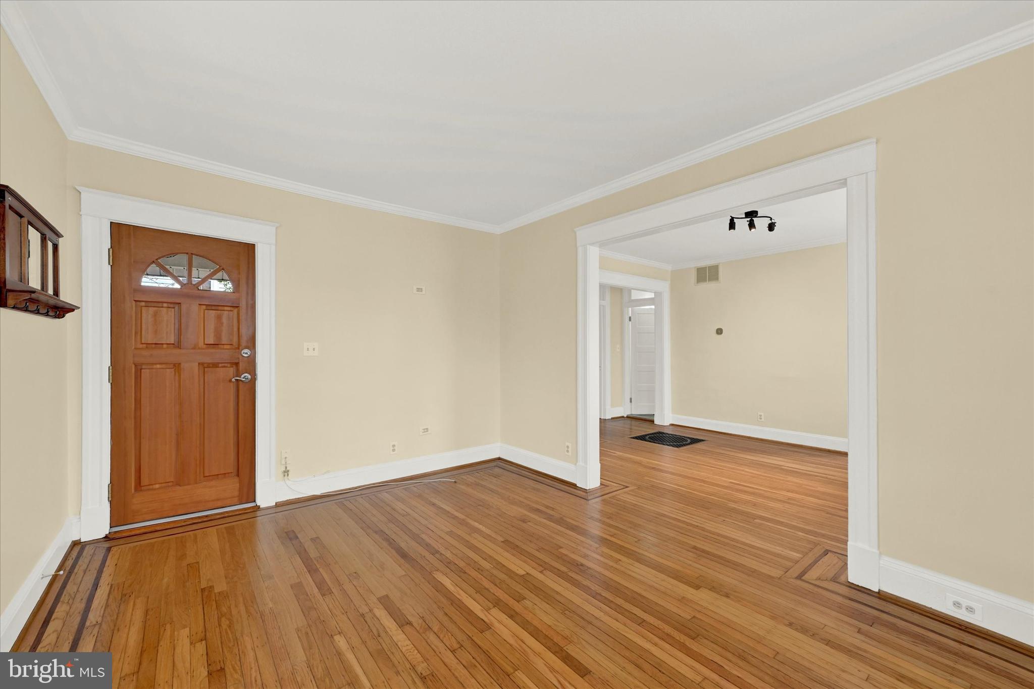6509 Maplewood Rd