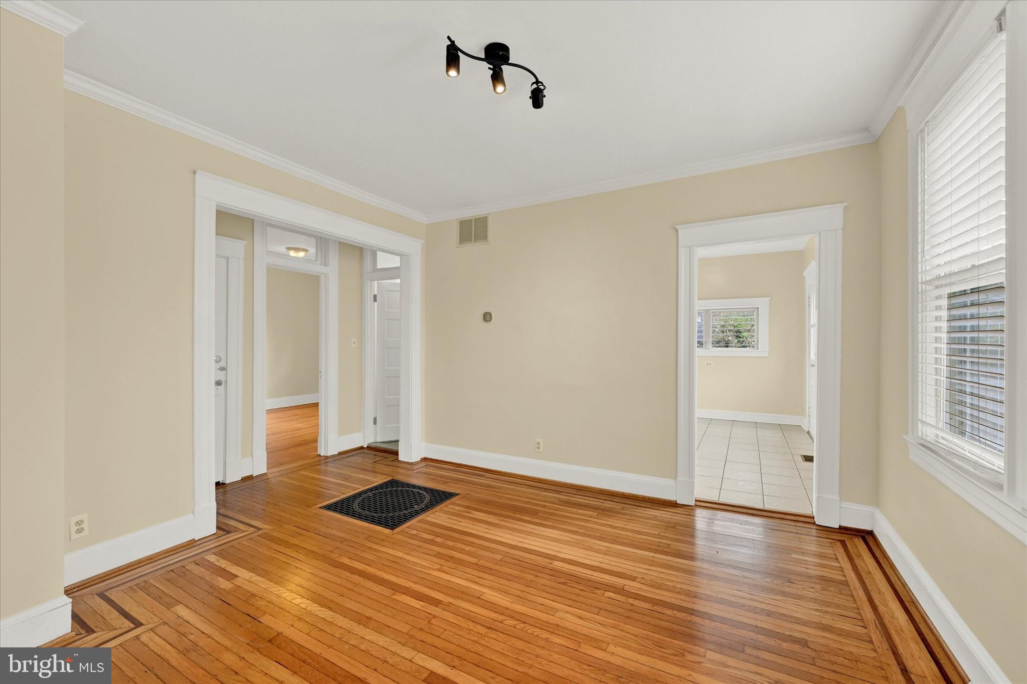 6509 Maplewood Rd