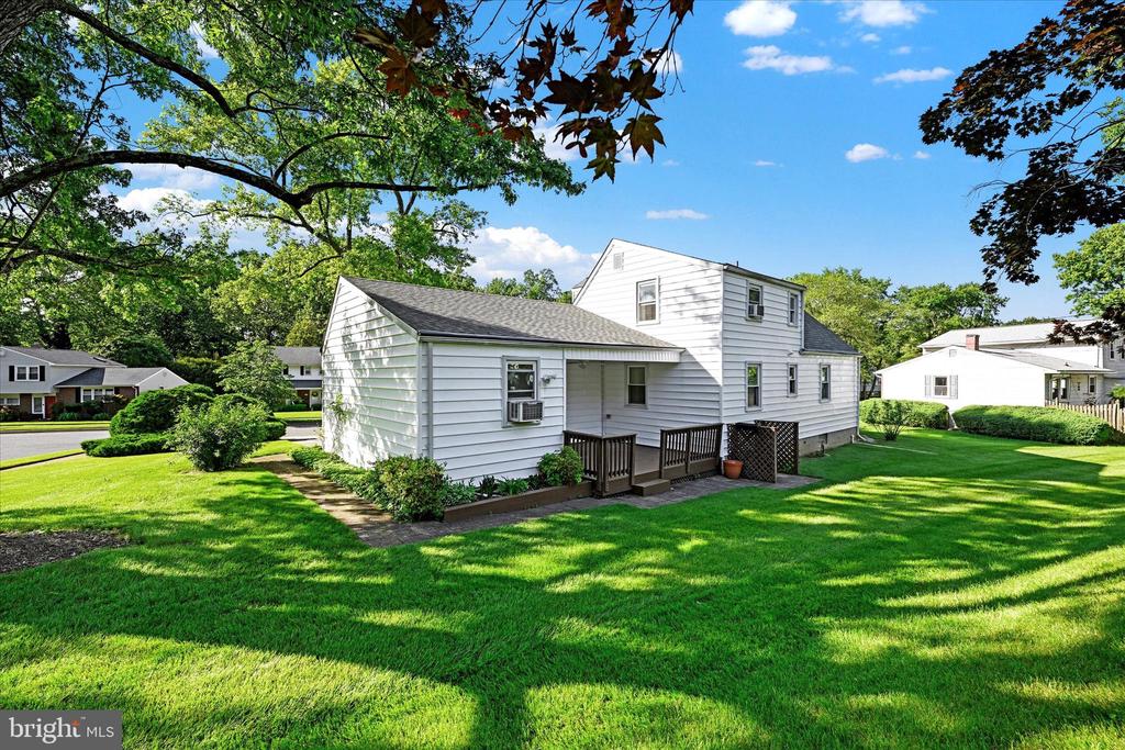 935 Beaverbank Cir