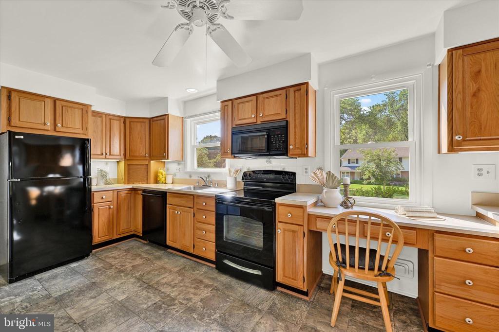 935 Beaverbank Cir