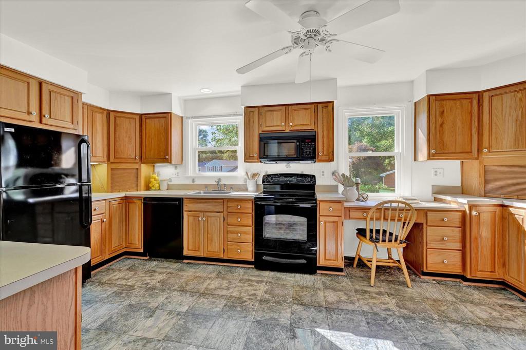 935 Beaverbank Cir