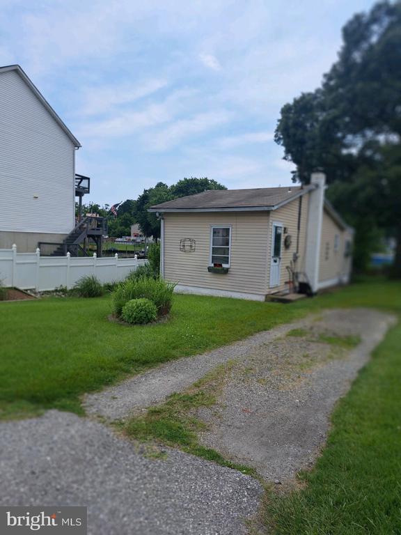 3825 Annadale Rd