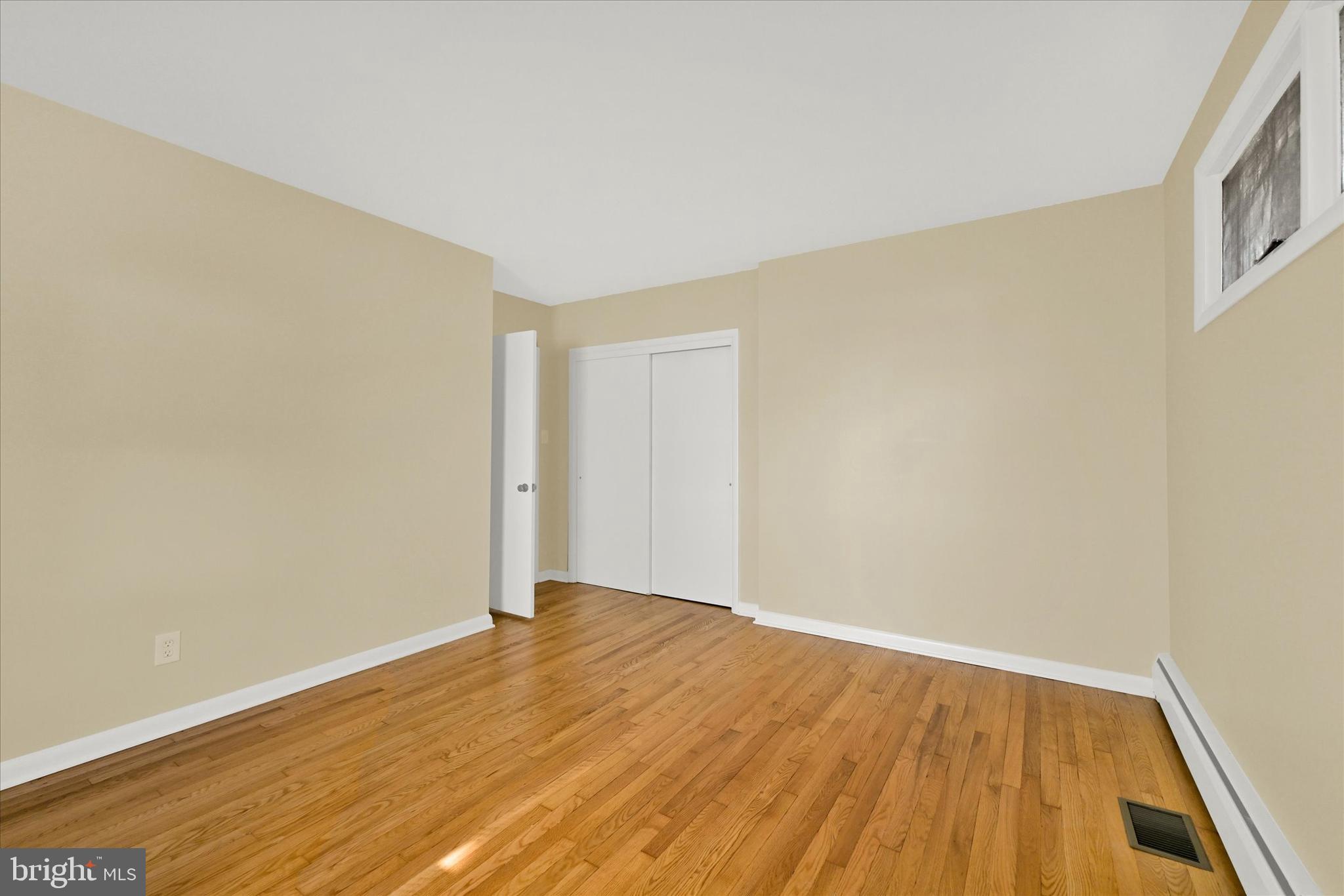 1028 Saint Albans Rd
