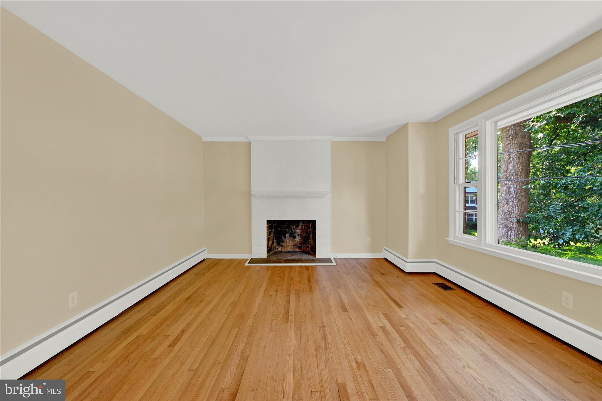 1028 Saint Albans Rd