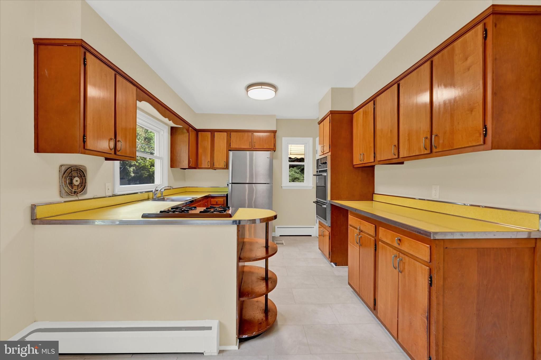 1028 Saint Albans Rd