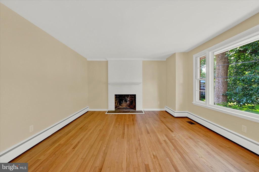 1028 Saint Albans Rd
