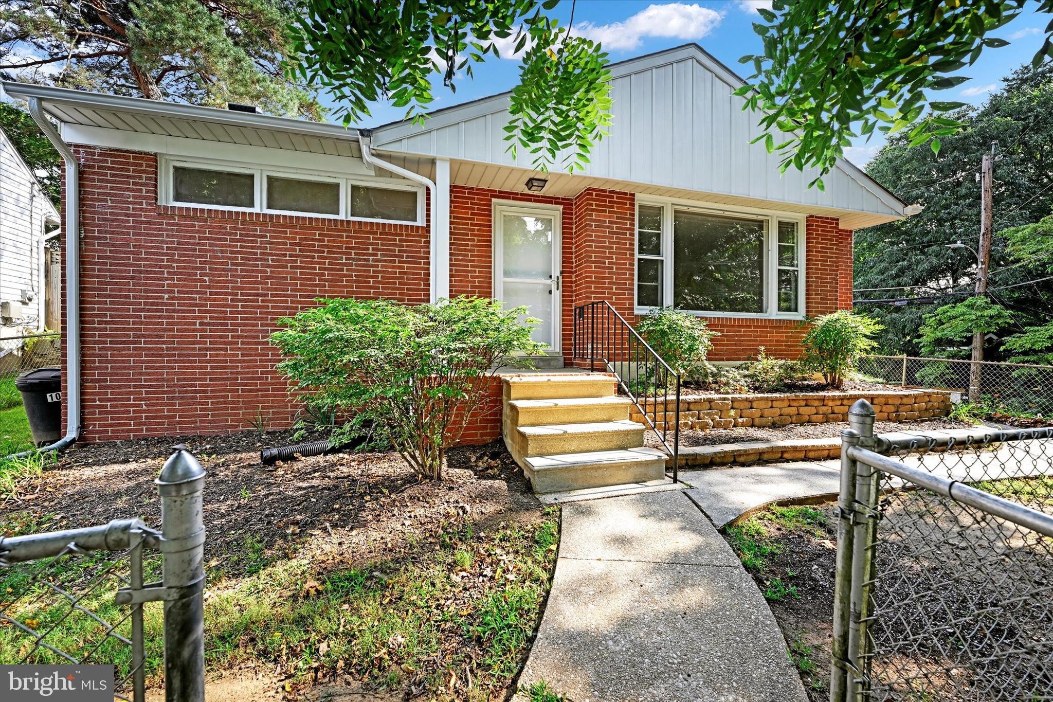 1028 Saint Albans Rd