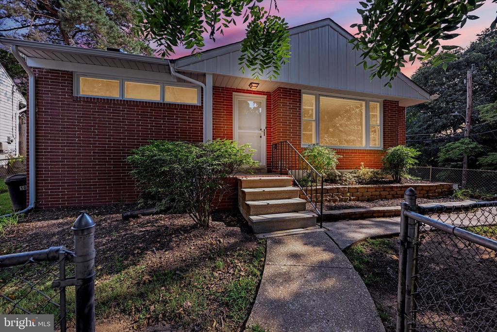 1028 Saint Albans Rd