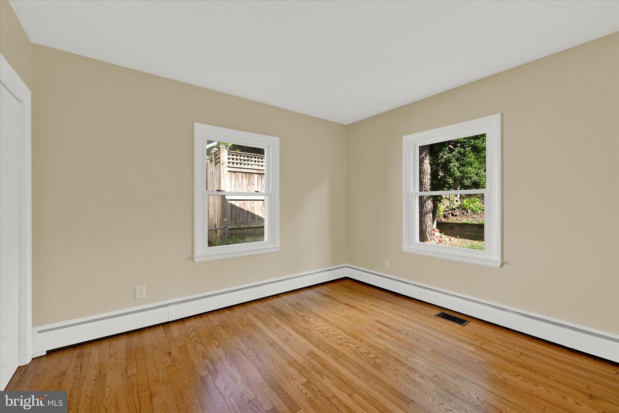 1028 Saint Albans Rd