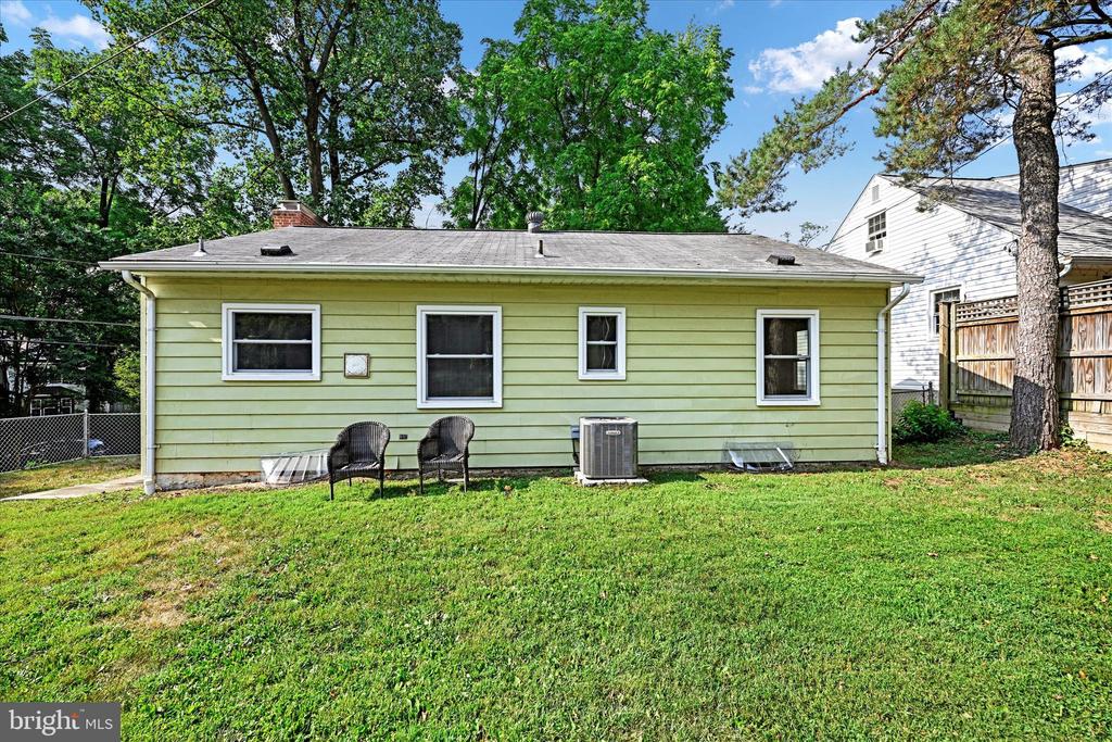 1028 Saint Albans Rd