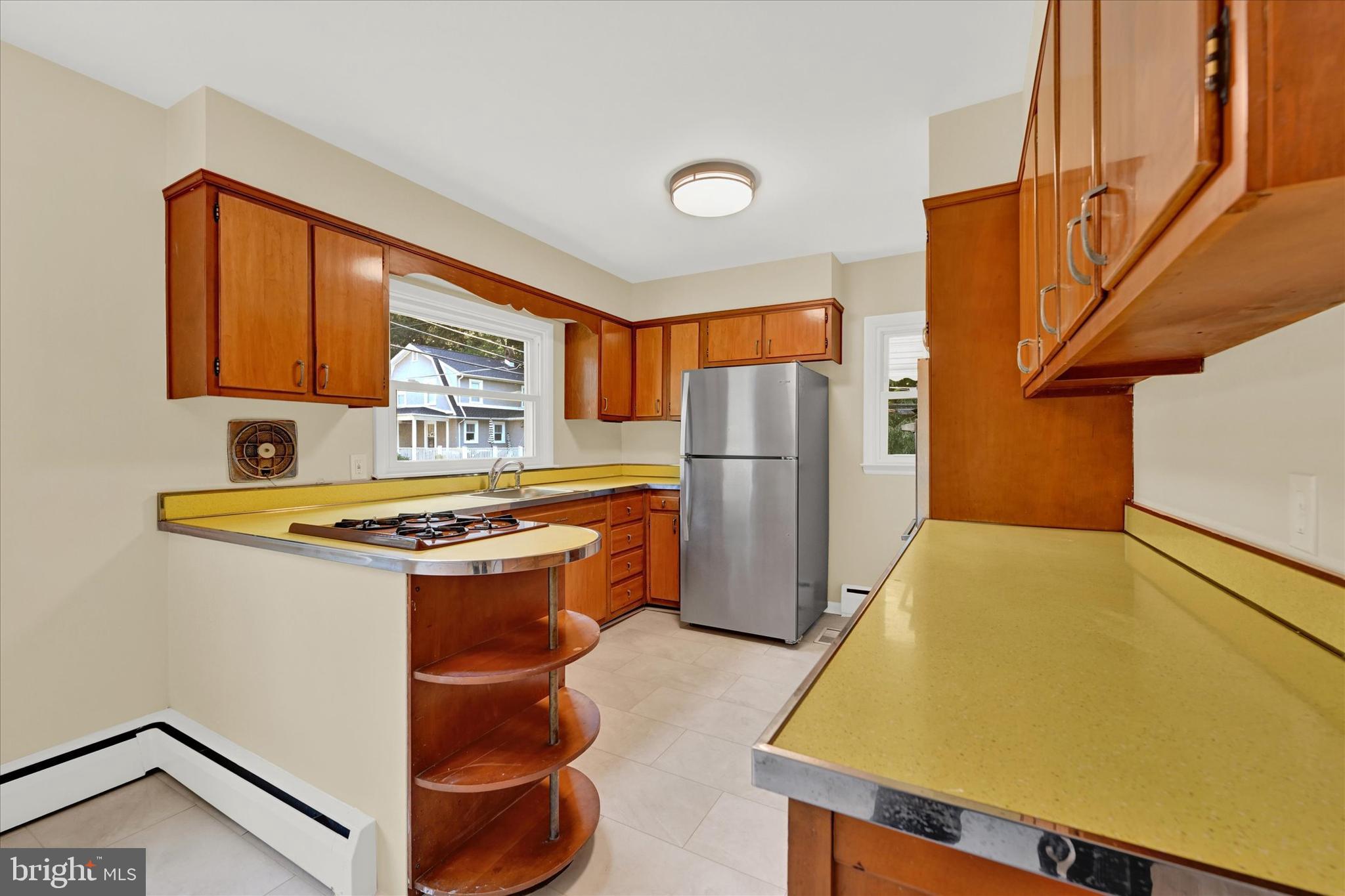 1028 Saint Albans Rd