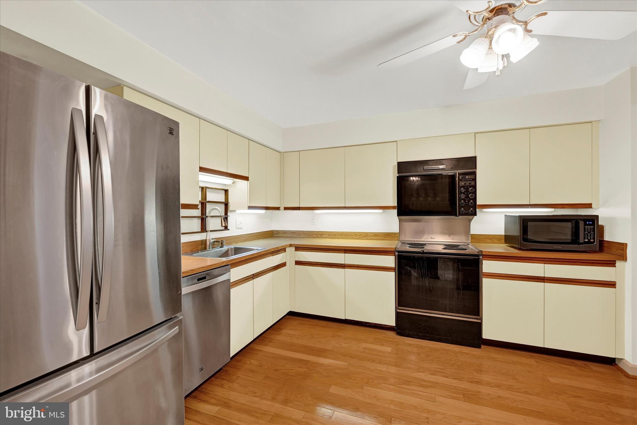 2 Southerly Ct #204