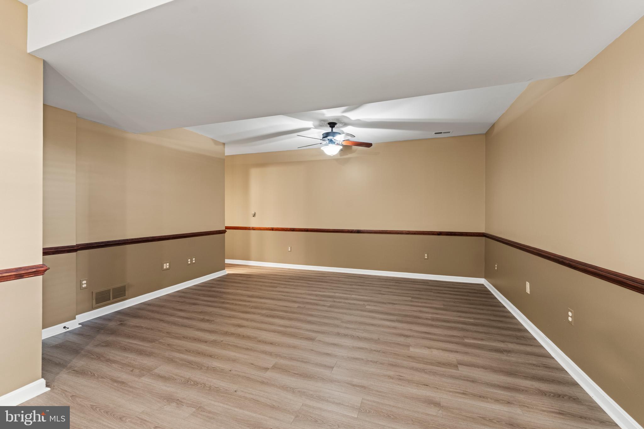 6 FOUNDRY CT