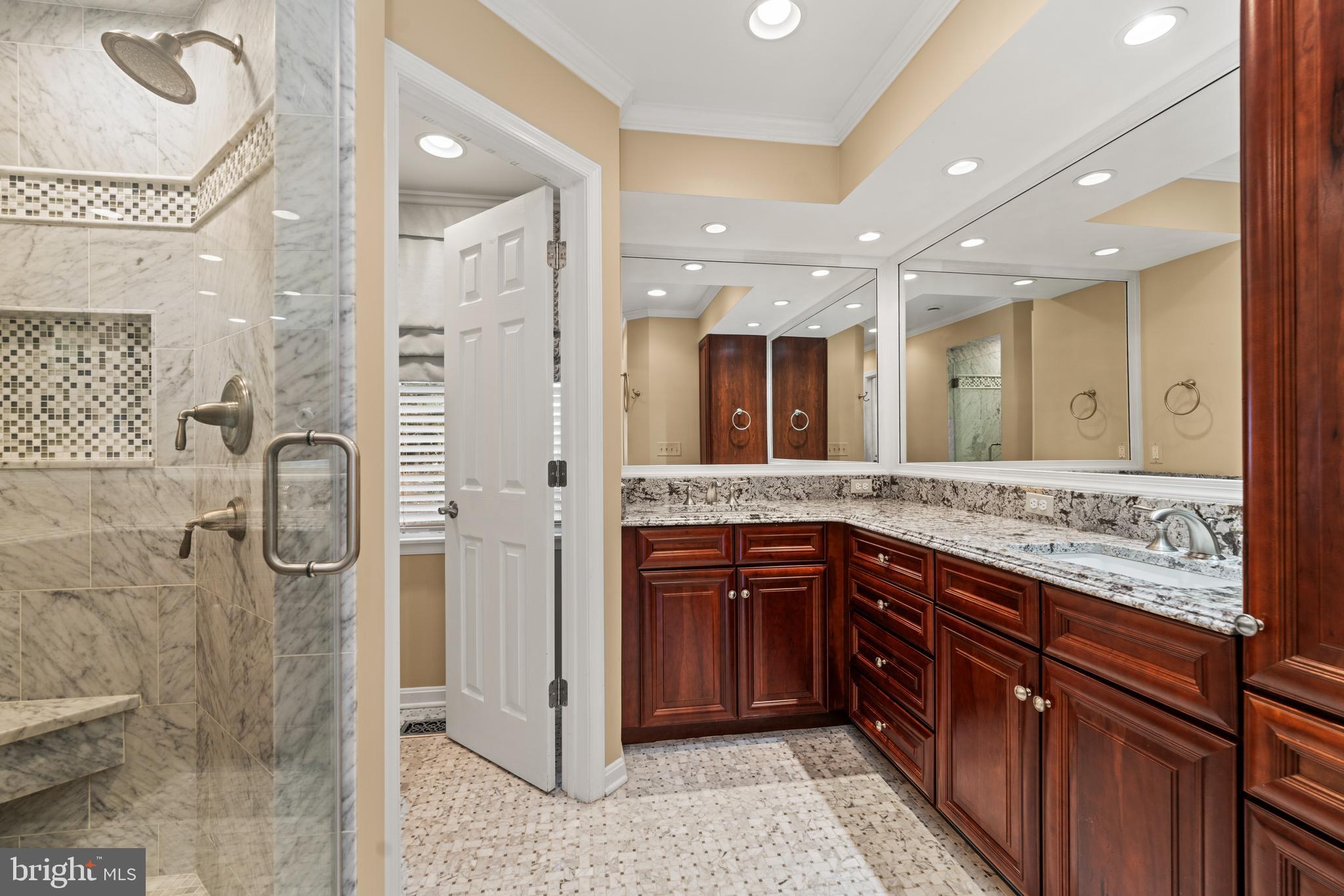 6 FOUNDRY CT