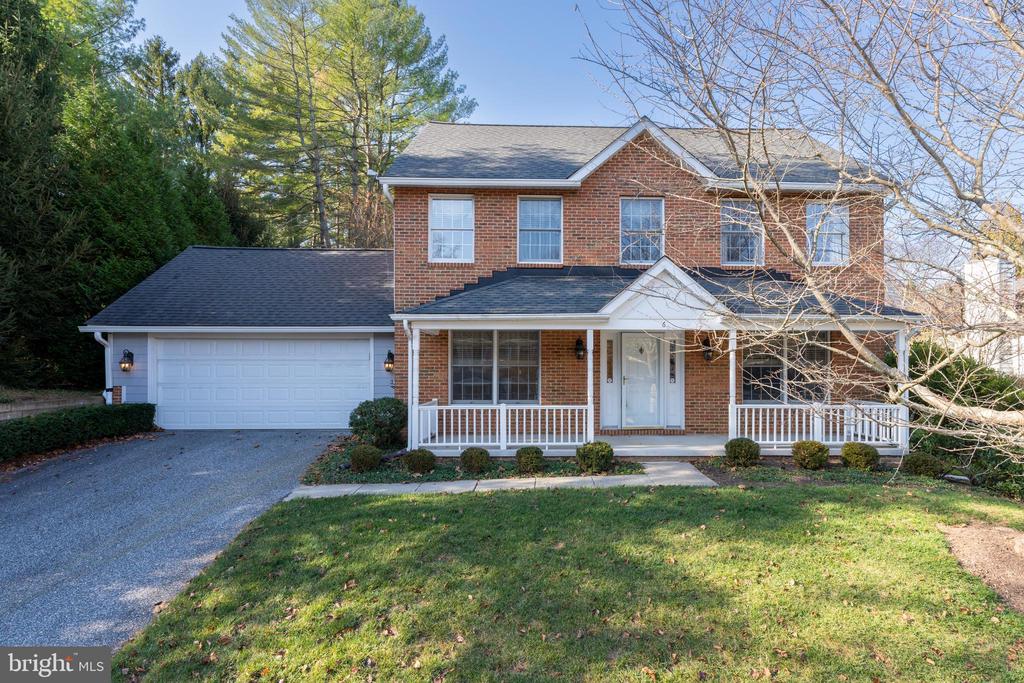 6 FOUNDRY CT