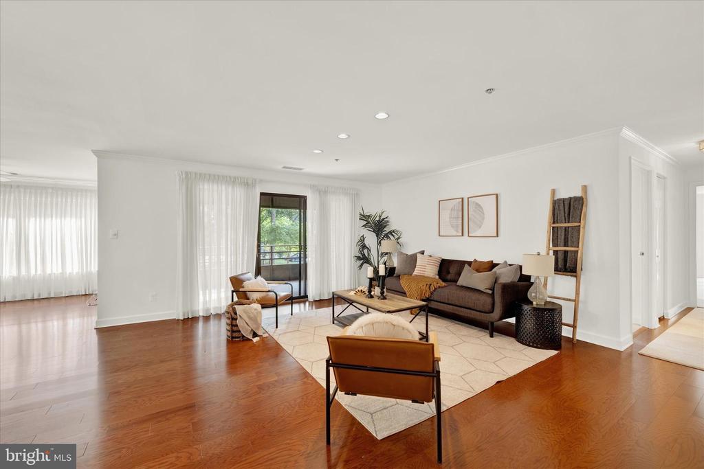 3 Southerly Ct #202
