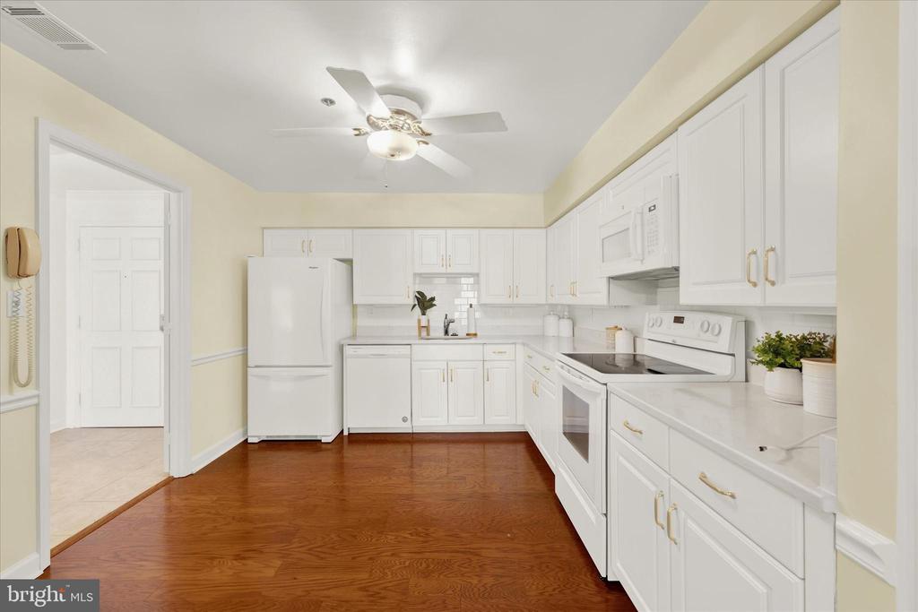 3 Southerly Ct #202