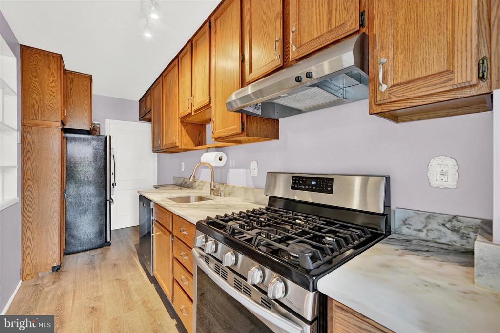 8356 Edgedale