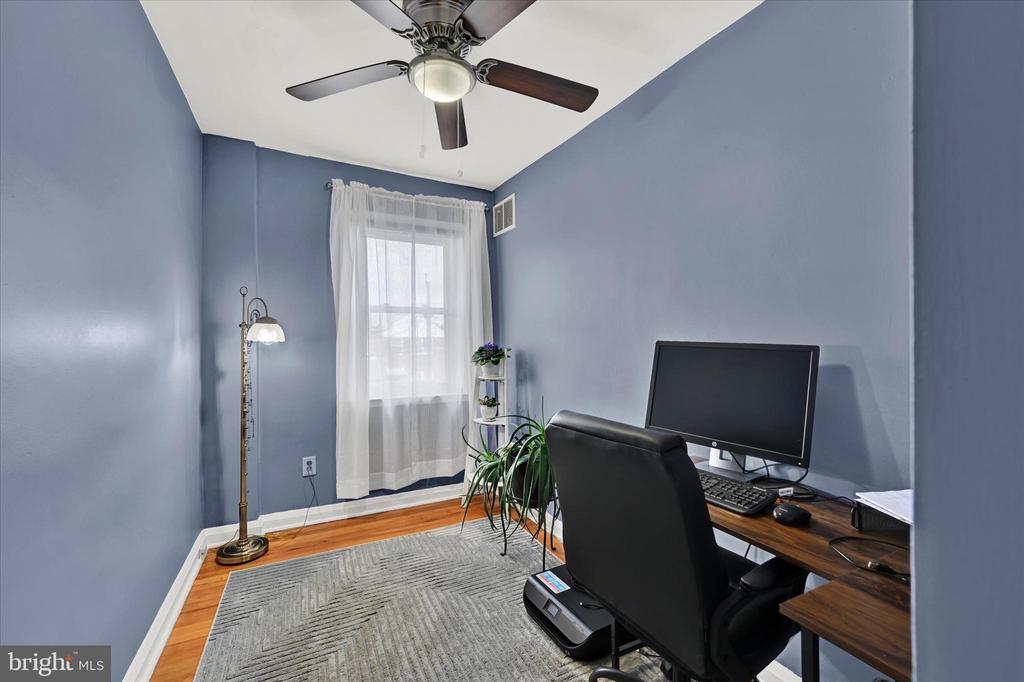 8356 Edgedale