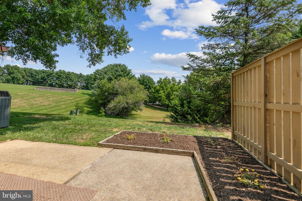 13 Wimpole Ct #D