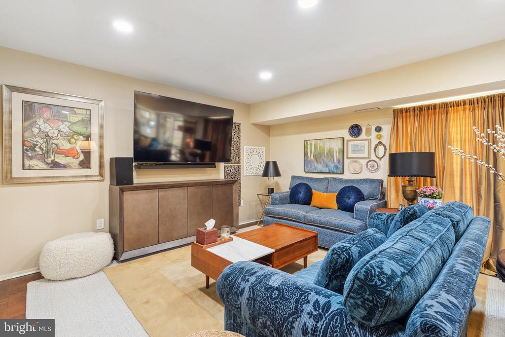 13 Wimpole Ct #D
