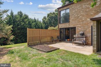 13 Wimpole Ct #D