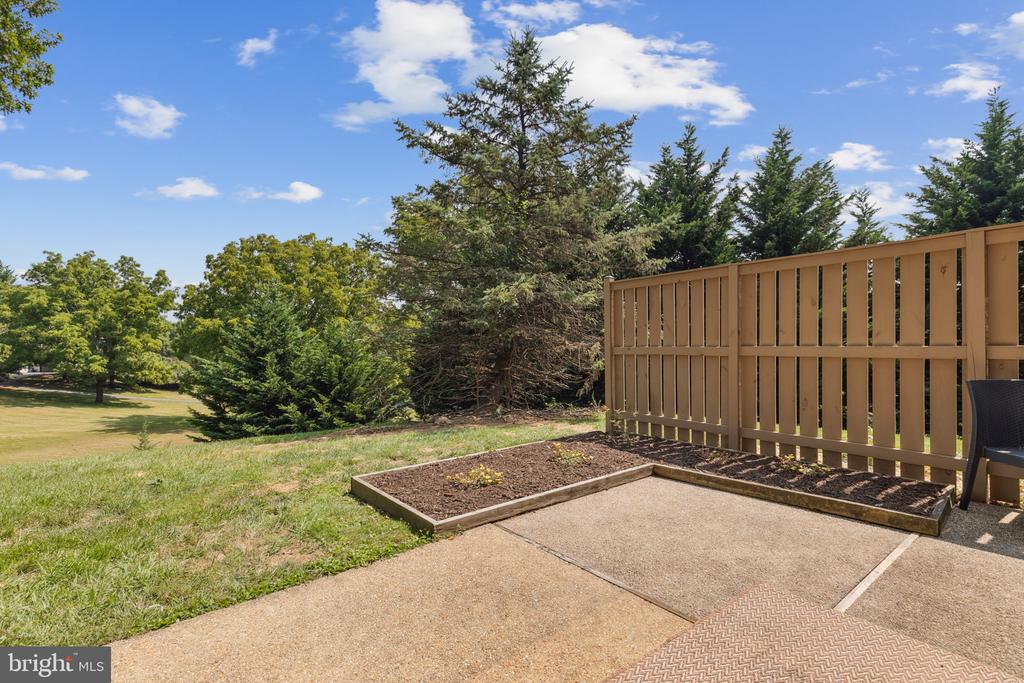 13 Wimpole Ct #D