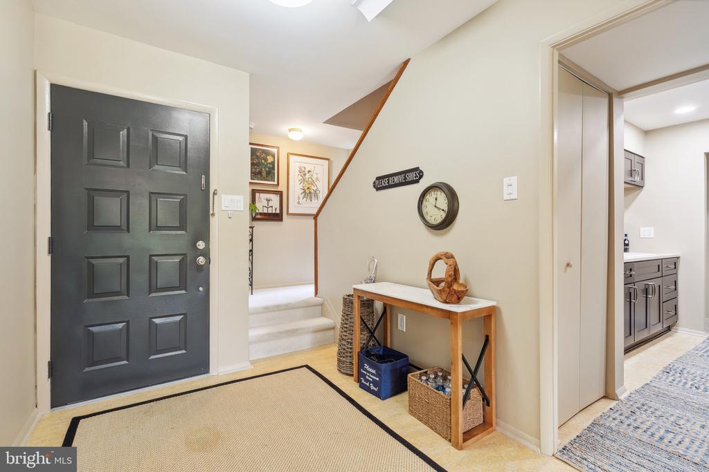 13 Wimpole Ct #D