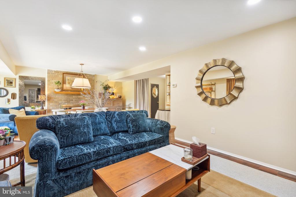 13 Wimpole Ct #D